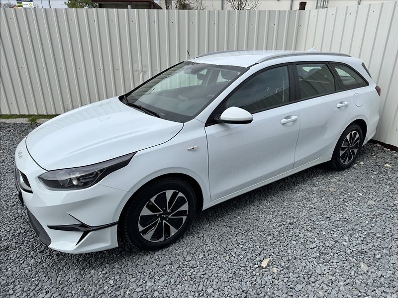 Kia Ceed 1,5 T-GDi Spin DPH 1.maj ČR - fotka 5 z 50