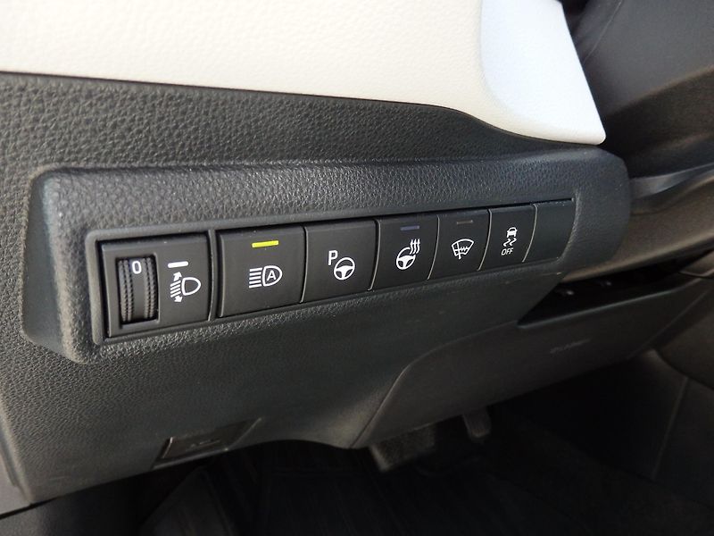 Toyota Corolla 1.8i HYBRID + LPG - fotka 26 z 35