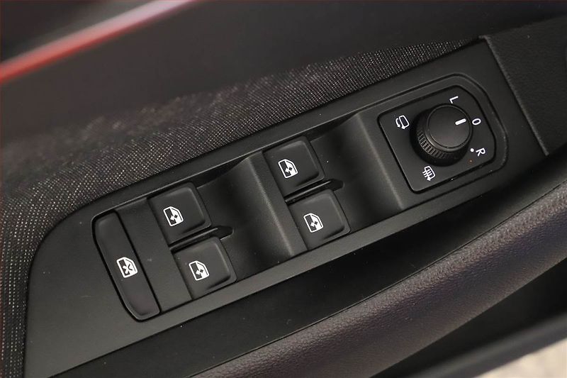 Škoda Scala (2023) Style 1.0 TSI, Automat, ČR - fotka 16 z 19