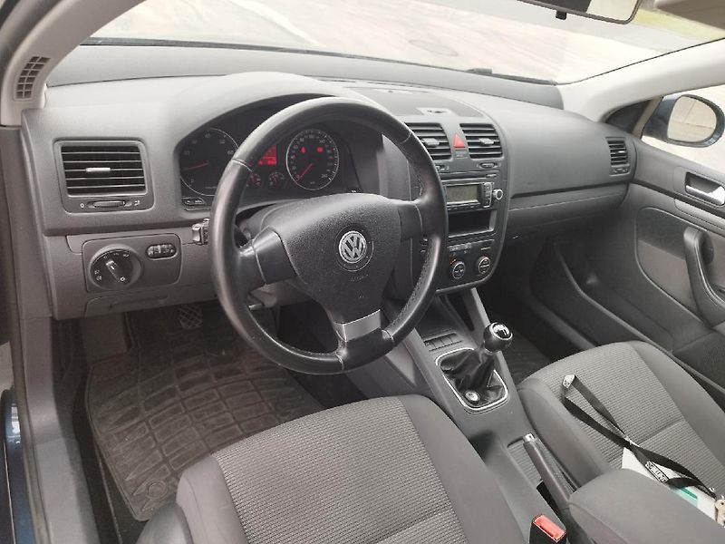 Volkswagen Golf (2010) V,1.6i,volat-608 081 843 - fotka 9 z 14