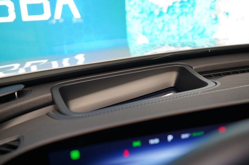 Omoda Ostatní 1,5 TGDI PHEV 3DHT AWD PREMIUM - fotka 30 z 45