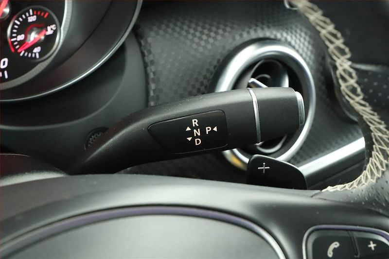 Mercedes-Benz Třídy A (2017) A 180 d, Automat, Serv.kniha - fotka 14 z 18
