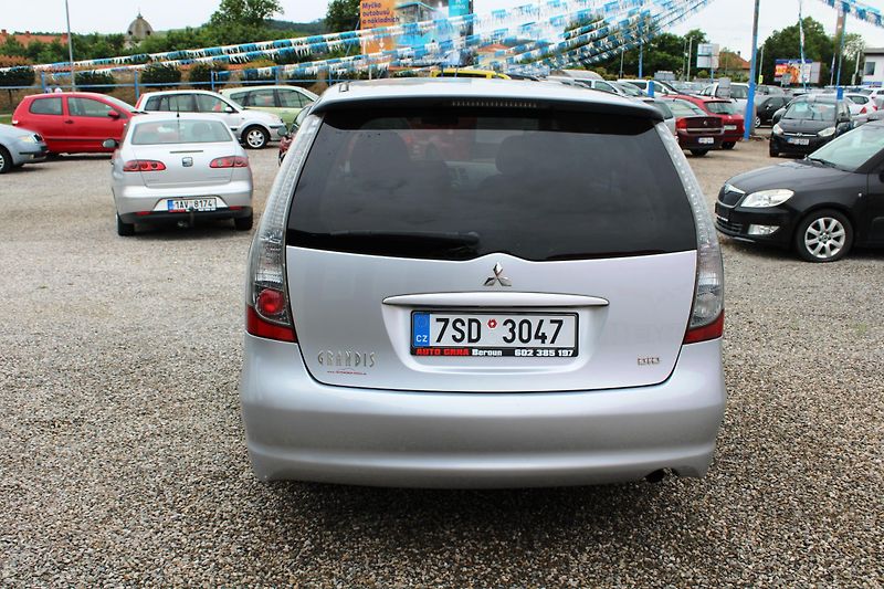 Mitsubishi Grandis (2007) 2.0TDI KLIMA EL.OKNA 7MÍST ALU - fotka 6 z 19