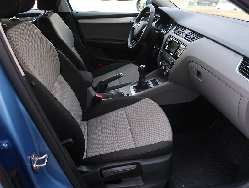 Škoda Octavia (2016) 2.0 TDI, 4X4, Serv.kniha - fotka 9 z 14