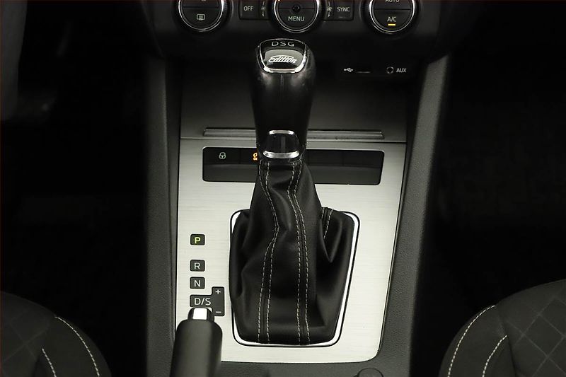 Škoda Octavia (2016) 1.4 TSI, Automat, Serv.kniha - fotka 12 z 15