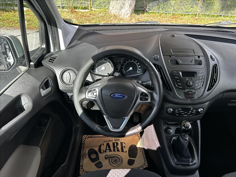 Ford Tourneo Courier 1,0 i 74 kW  Tempomat,Isofix - fotka 16 z 50