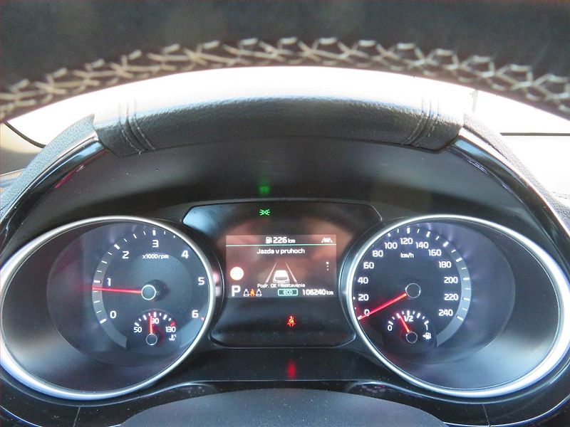 Kia Ceed (2021) GT Line 1.6 CRDi MHEV, Automat - fotka 11 z 17