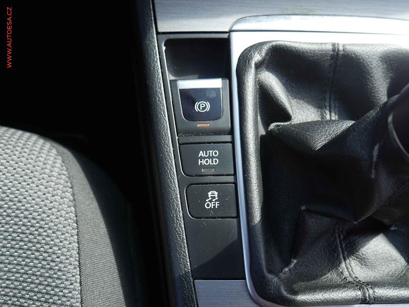 Volkswagen Passat (2013) 1.6TDi, Comfortline - fotka 20 z 22