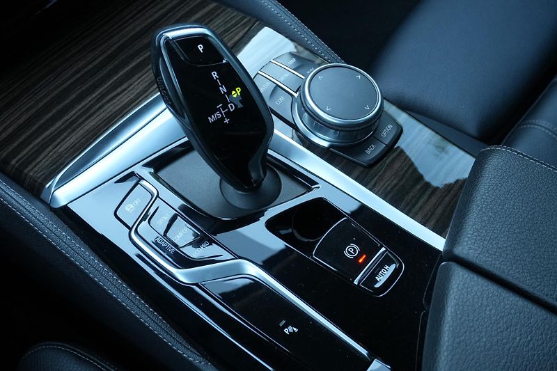 BMW Řada 5 540i xDrive, ČR, ACC, Harman - fotka 21 z 40