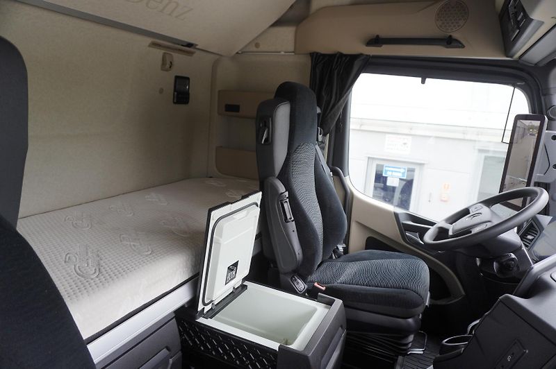 Mercedes-Benz Actros (2022) 2545 MP5 / 60 tho. km / crane - fotka 26 z 30