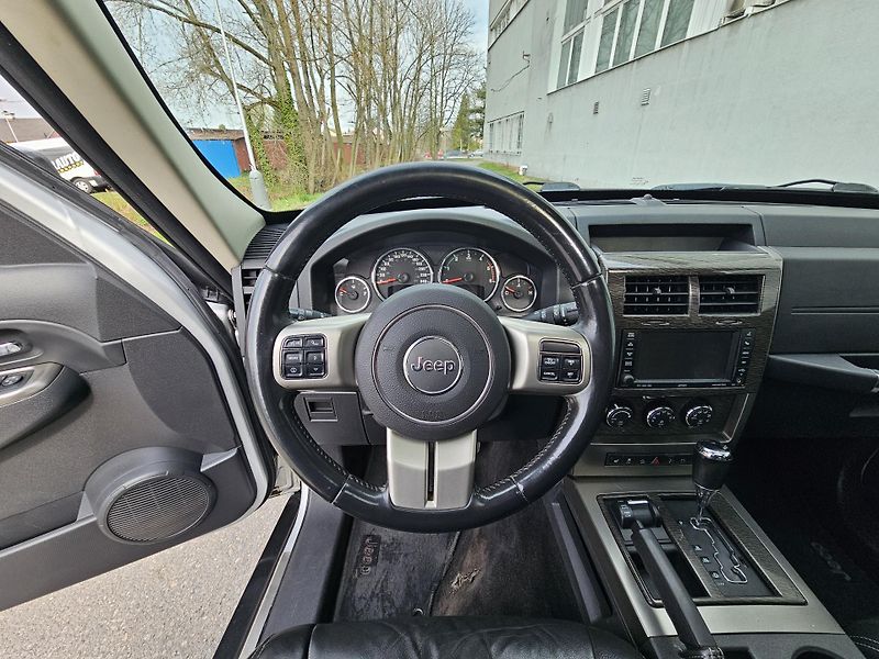 Jeep Cherokee (2011) LIMITED 2.8CRD , TAŽNÉ 2.8T - fotka 12 z 18