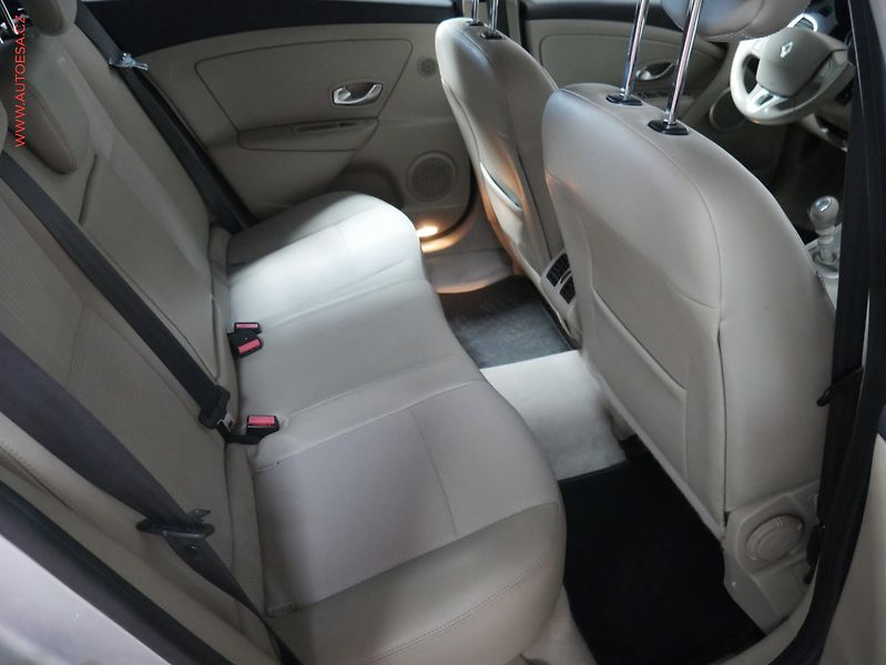 Renault Mégane (2010) 1.9 dCi, Navi, AC - fotka 11 z 18