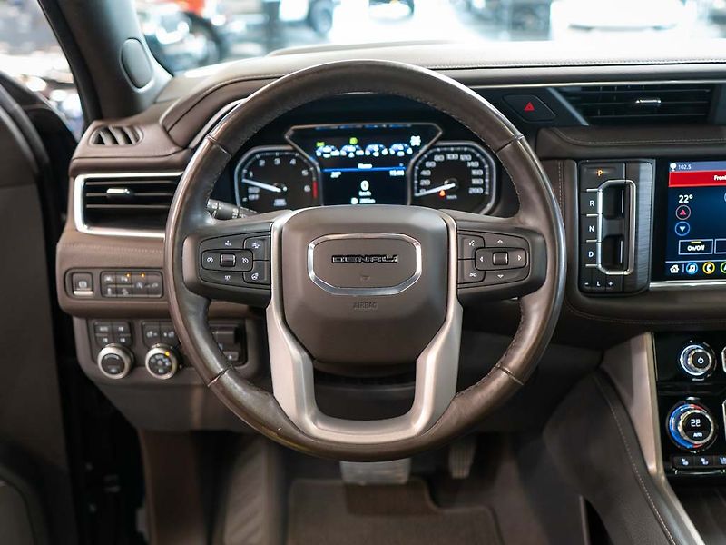 GMC Yukon (2021) 6.2 XL Denali Ultimate Air 4WD - fotka 21 z 44