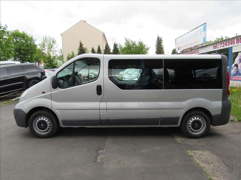 Opel Vivaro 2,0 CDTi 9 míst - fotka 7 z 27