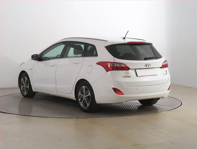 Hyundai i30 (2016) 1.6 MPI, Tempomat - fotka 4 z 16
