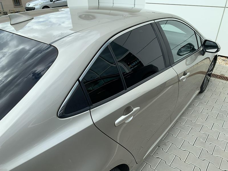 Toyota Corolla SD COMFORT TECH STYLE 1.5 VVTi - fotka 25 z 28