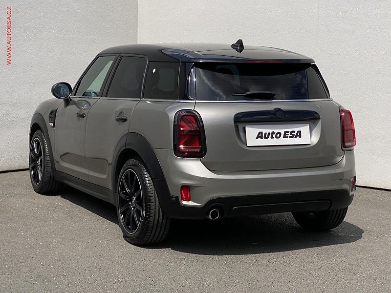 Mini Countryman (2017) 2.0 D 4x4, AT, navi, park - fotka 6 z 21