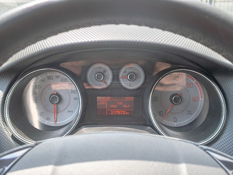 Fiat Bravo (2008) 1.9JTD 110KW SPORT - ROZVODY! - fotka 18 z 39