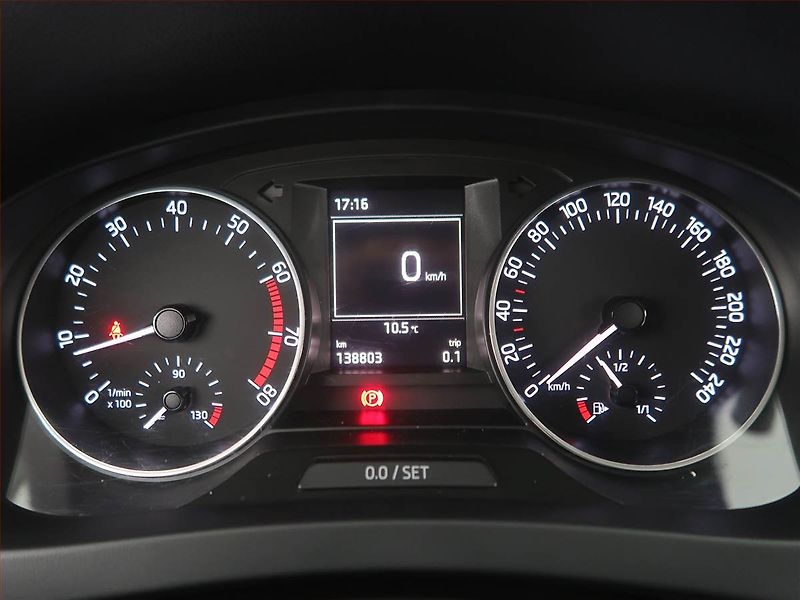 Škoda Rapid (2016) 1.2 TSI, Park. senzory - fotka 11 z 19