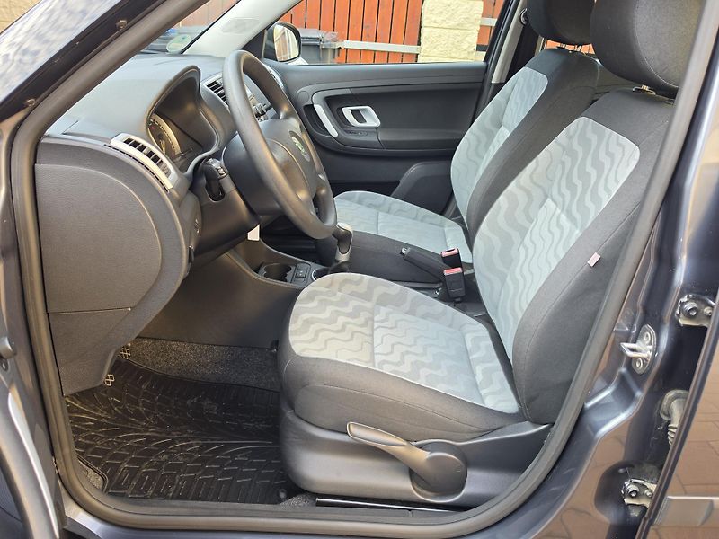 Škoda Fabia II 1.4i 16V AMBIENTE*2x SADA* - fotka 12 z 55