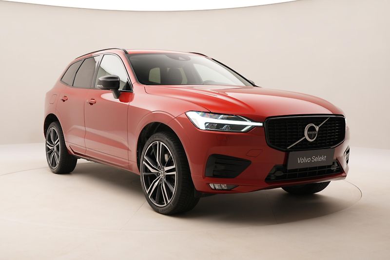 Volvo XC60 B5 AWD R-DESIGN AUT CZ - fotka 15 z 55