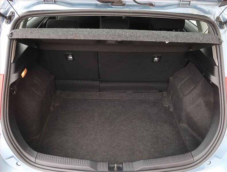 Toyota Auris (2013) 1.3 Dual VVT-i - fotka 13 z 14