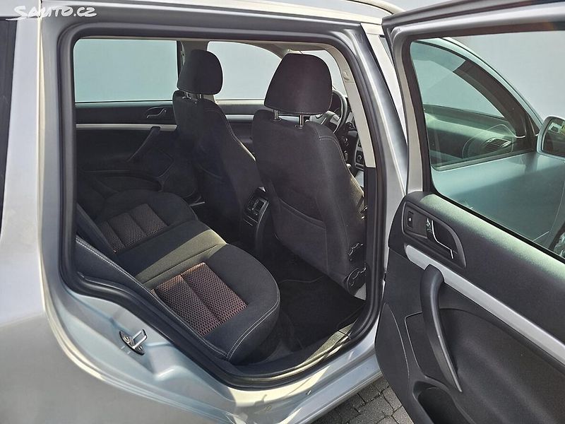 Škoda Octavia 1.2 TSI 77kW SPORT EDITION - fotka 25 z 32