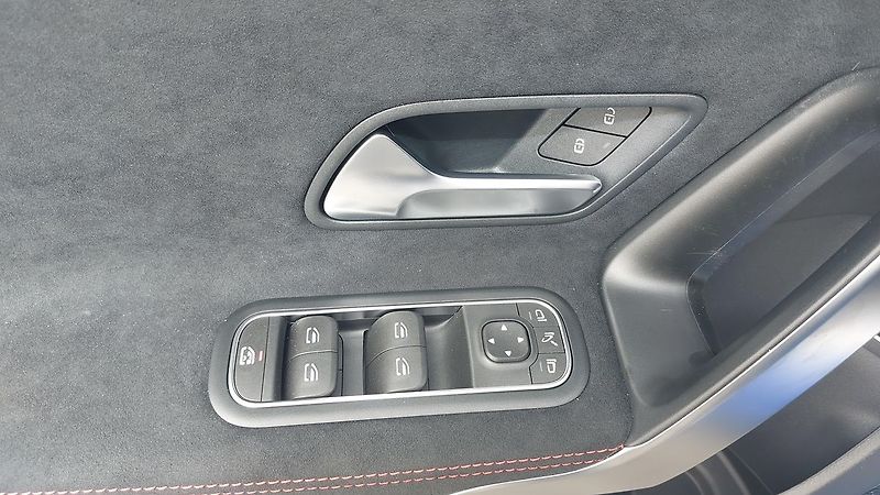 Mercedes-Benz Třídy A 250e s hybridní technologií EQ - fotka 23 z 27