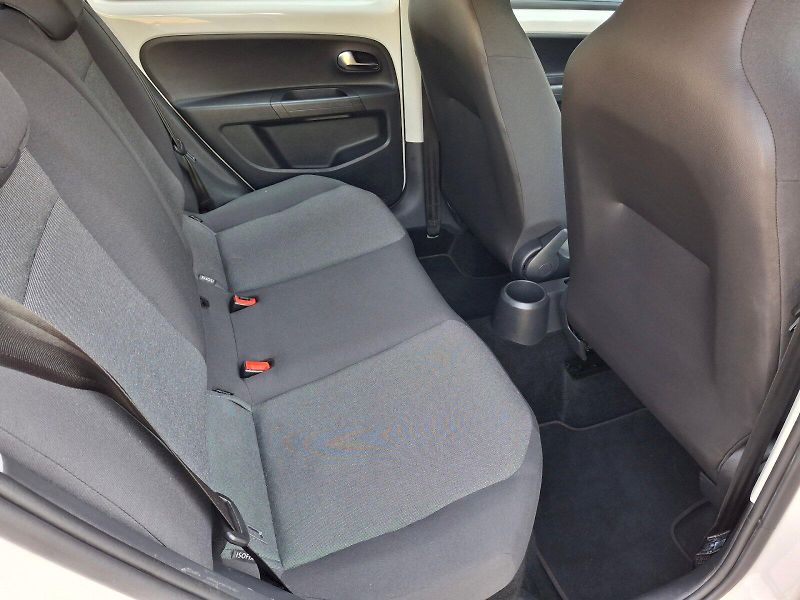 Volkswagen up! (2016) Move 1,0MPi 44kW - fotka 14 z 24