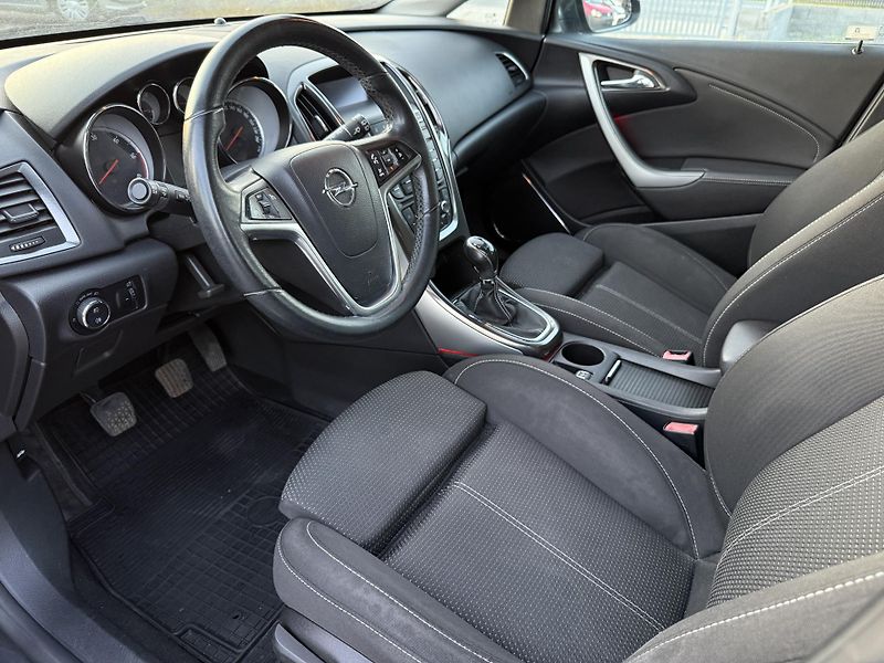 Opel Astra 1.7CDTi 81kW Xenony ČR - fotka 9 z 17