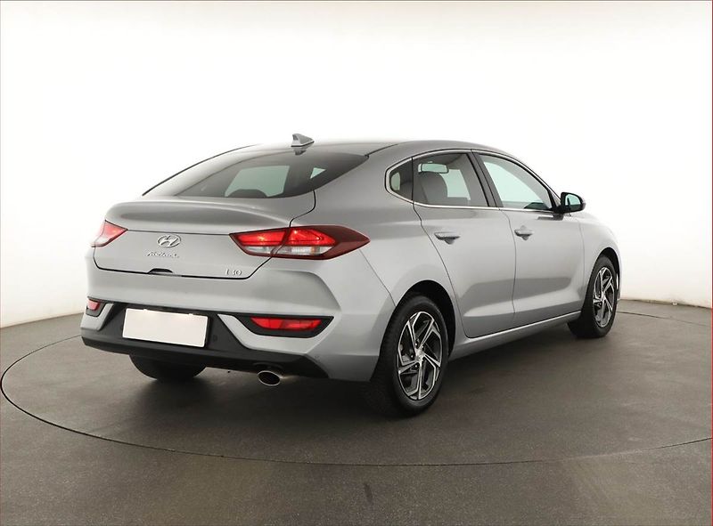 Hyundai i30 (2024) Family Smart 1.0 T-GDI - fotka 5 z 21