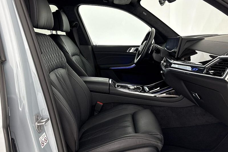 BMW X7 xDrive40d - fotka 18 z 30