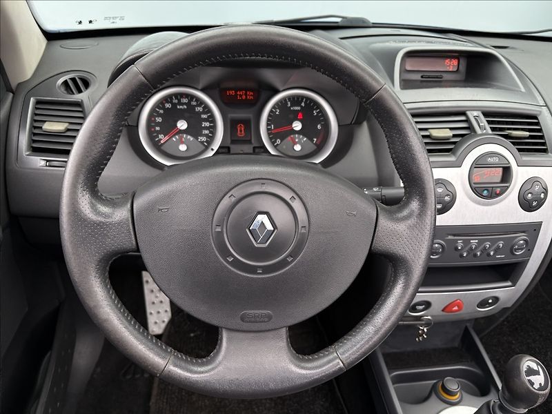 Renault Mégane 2,0 i 99 KW KABRIOLET - fotka 11 z 21