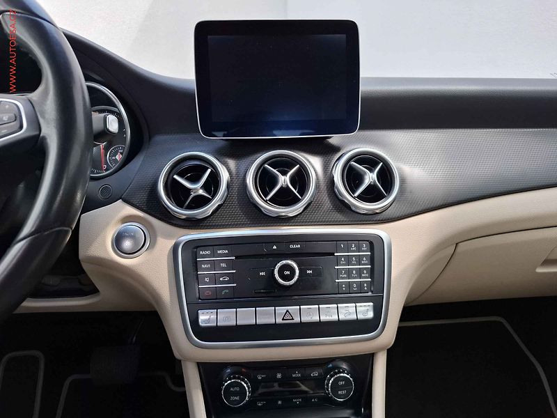 Mercedes-Benz GLA (2018) 2.0i 4Mat, ČR, AT, ACC, LED - fotka 12 z 26