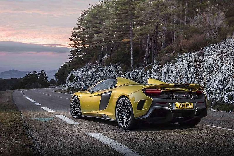 McLaren 675LT Spider.