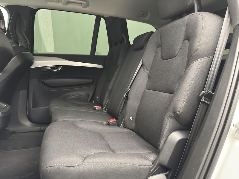 Volvo XC90 D5 AWD MOMENTUM PRO REZERVACE - fotka 6 z 50