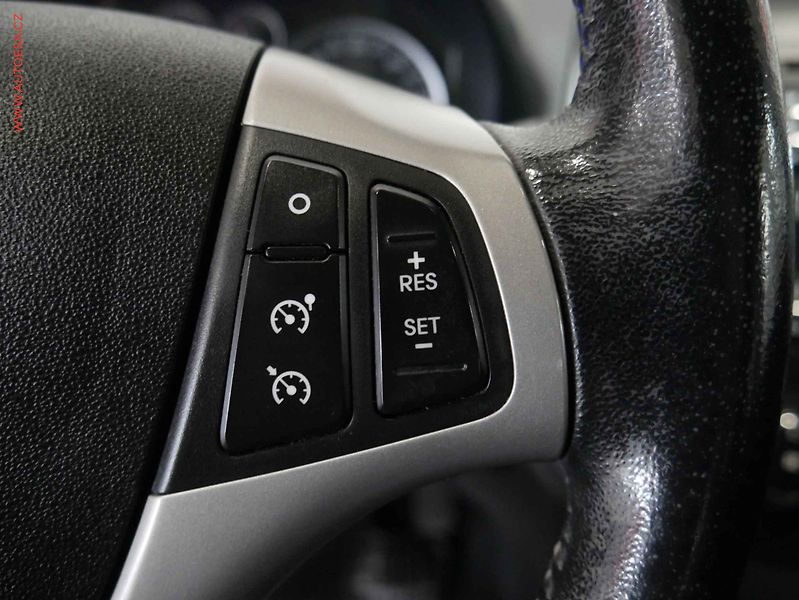 Hyundai i30 (2011) 1.4 i, ČR, AC, tažné - fotka 17 z 20