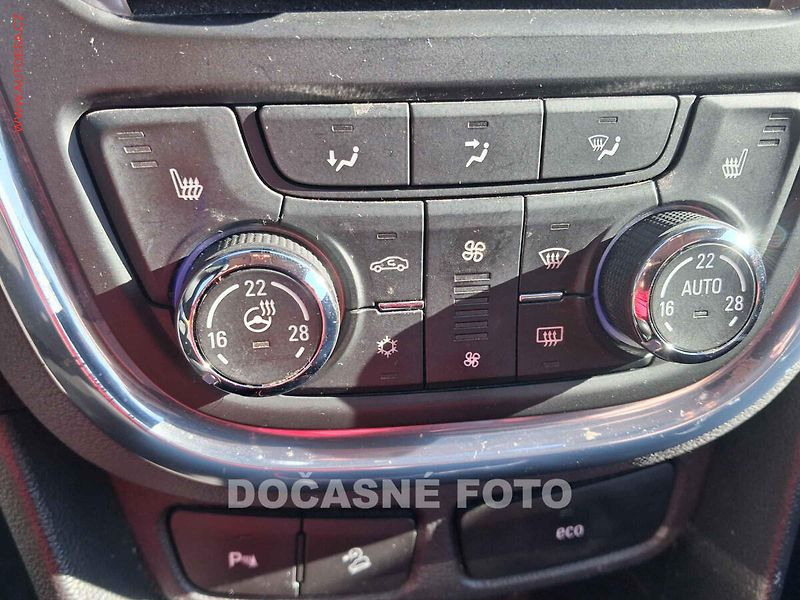 Opel Mokka (2013) 1.7 CDTi 4x4, ČR, AC, park - fotka 12 z 15