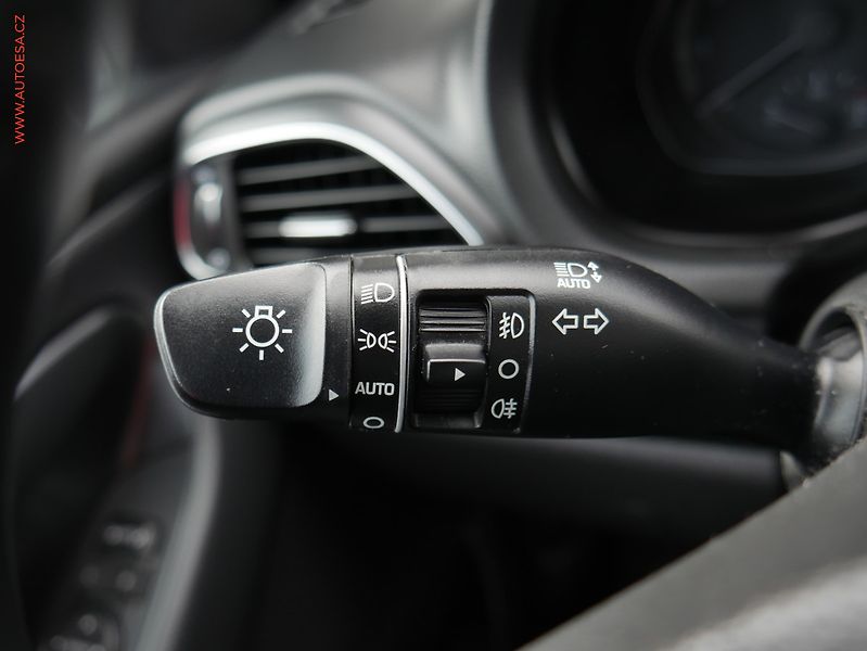 Hyundai i30 (2020) 1.5 DPi, ČR, Comfort, kamera - fotka 14 z 21