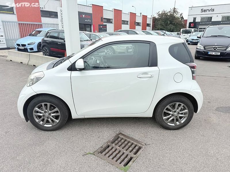 Toyota iQ 1.0 automat - fotka 9 z 22