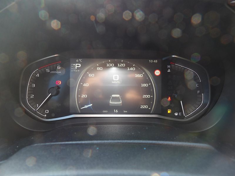 Isuzu D-Max (2026) V-Cross 1.9L 163K 4x4 6st. A/T - fotka 22 z 46