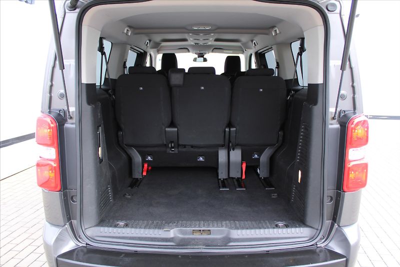 Toyota ProAce Verso 2.0D 130kW L2 A/T 8-MÍST KŮŽE - fotka 12 z 24
