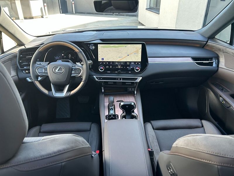 Lexus RX 450h+ 2.5 PHEV LUXURY PANORAMI - fotka 9 z 15