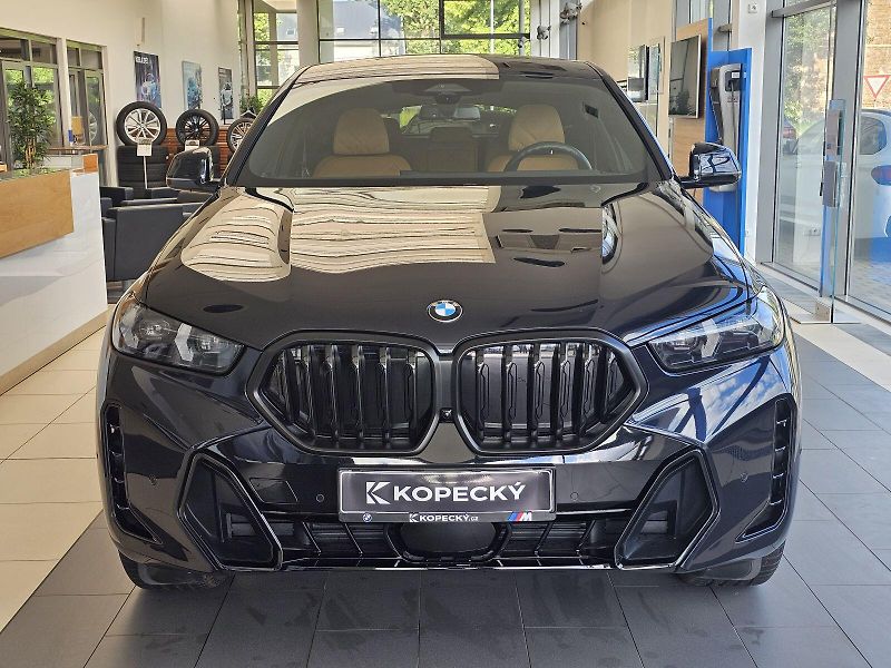 BMW X6 (2024) xDrive30d M Sport - fotka 2 z 27