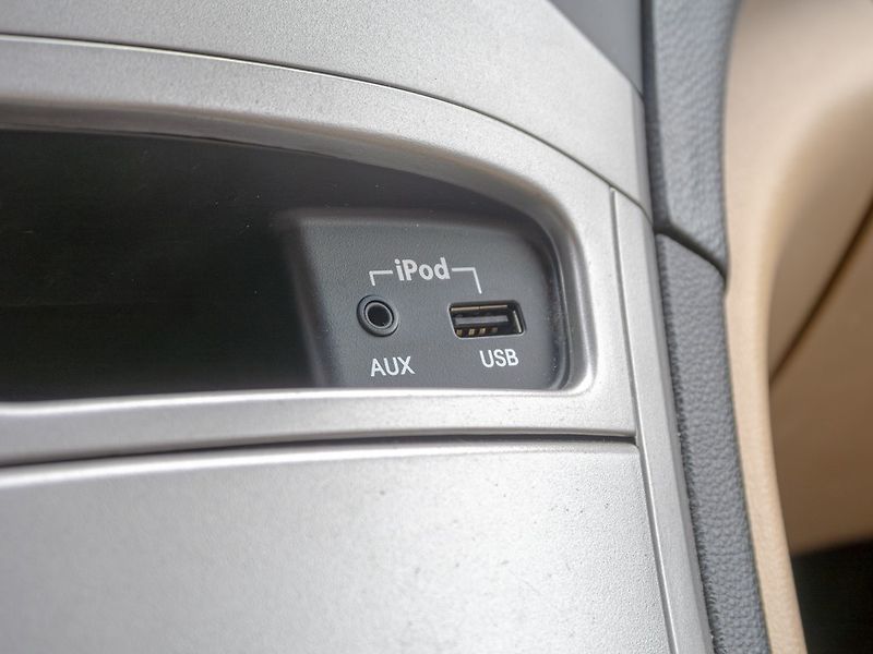 Hyundai H 1 (2015) ČR 2.5D 125KW mat – 8 SEDADEL - fotka 28 z 48