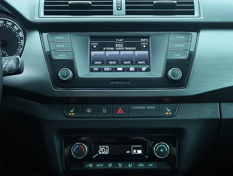 Škoda Fabia (2015) 1.2 TSI, Tempomat - fotka 12 z 17