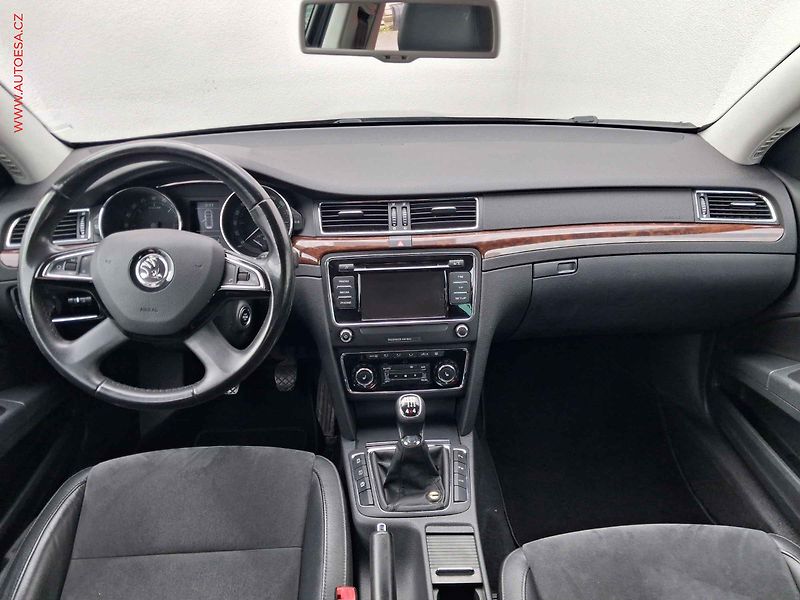 Škoda Superb (2014) 2.0TDI 4x4, ČR, Elegance - fotka 8 z 21