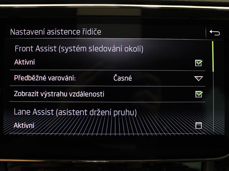 Škoda Superb 2,0 TDi 140kW 4x4 Style Plus - fotka 15 z 31