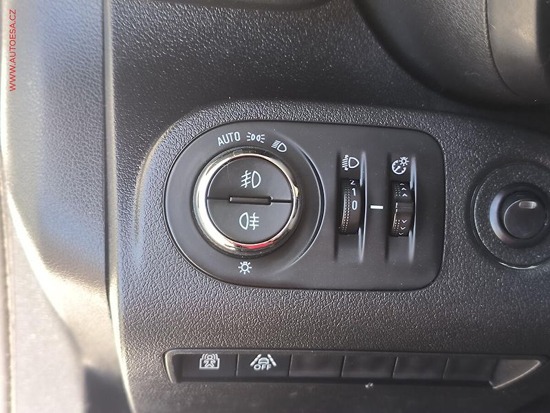 Opel Combo (2022) 1.5CDTi, 1.maj,ČR, Elegance - fotka 16 z 19