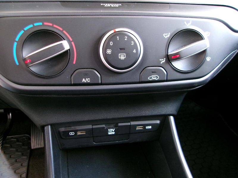 Hyundai Bayon (2023) 1.2i 62kW Comfort Club - fotka 21 z 23